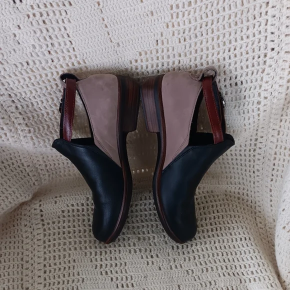 [ Naot Aura Kamsin Black Raven & Taupe Two Tone Leather Ankle Booties ] 39 | 8 - Picture 8 of 15